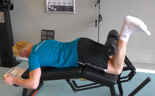 leg curl, hamstring, bakside lår, liggende